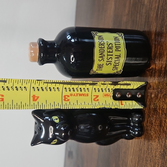 Black Cat and Potion Bottle S&P Set - Picture 4 of 4